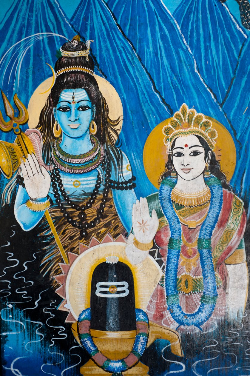 श्रीलंका के ईस्ट कोस्ट में संगमकुंडा में एक मंदिर की दीवार पर हिंदू भगवान शिव और उनकी पत्नी देवी पार्वती की एक पेंटिंग। 29 मई 2010। द्वारा अज्ञात