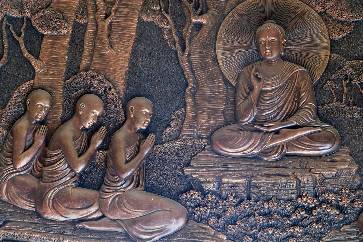 Linh Phong buddhist temple, Life of Buddha, अपने ज्ञानोदय के बाद, बुद्ध शाक्यमुनि ने अपना पहला उपदेश दिया, Dalat, Vietnam द्वारा अज्ञात