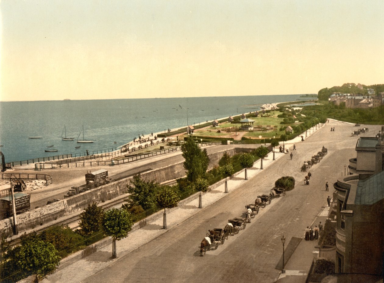 राईड एस्प्लेनेड, IOW, पब। c.1890 - 1900 (क्रोमोलिथोग्राफ) द्वारा अंग्रेजी फोटोग्राफर