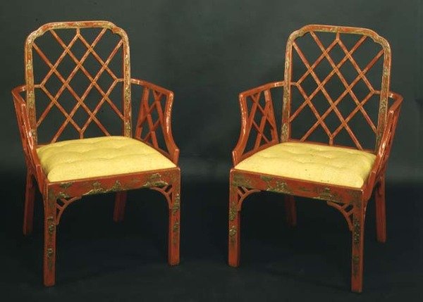 दो चीनी चिप्पेंडेल आर्मचेयर, c.1760 (लाल लाह) द्वारा अंग्रेजी स्कूल