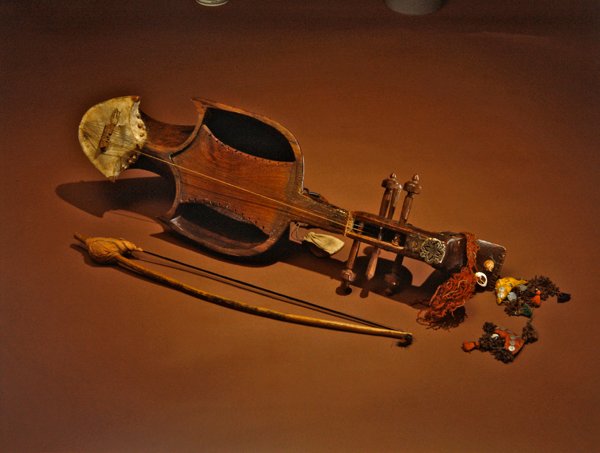 Huti, Pathan Culture  द्वारा अफगान स्कूल