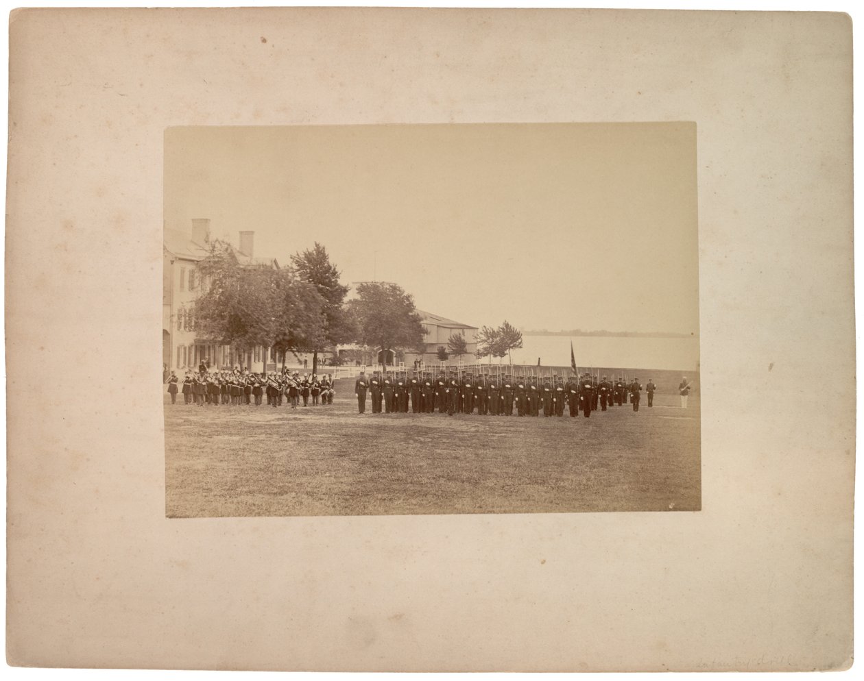 इन्फैंट्री ड्रिल, c.1870 (सीपिया फोटो) द्वारा अमेरिकी फोटोग्राफर