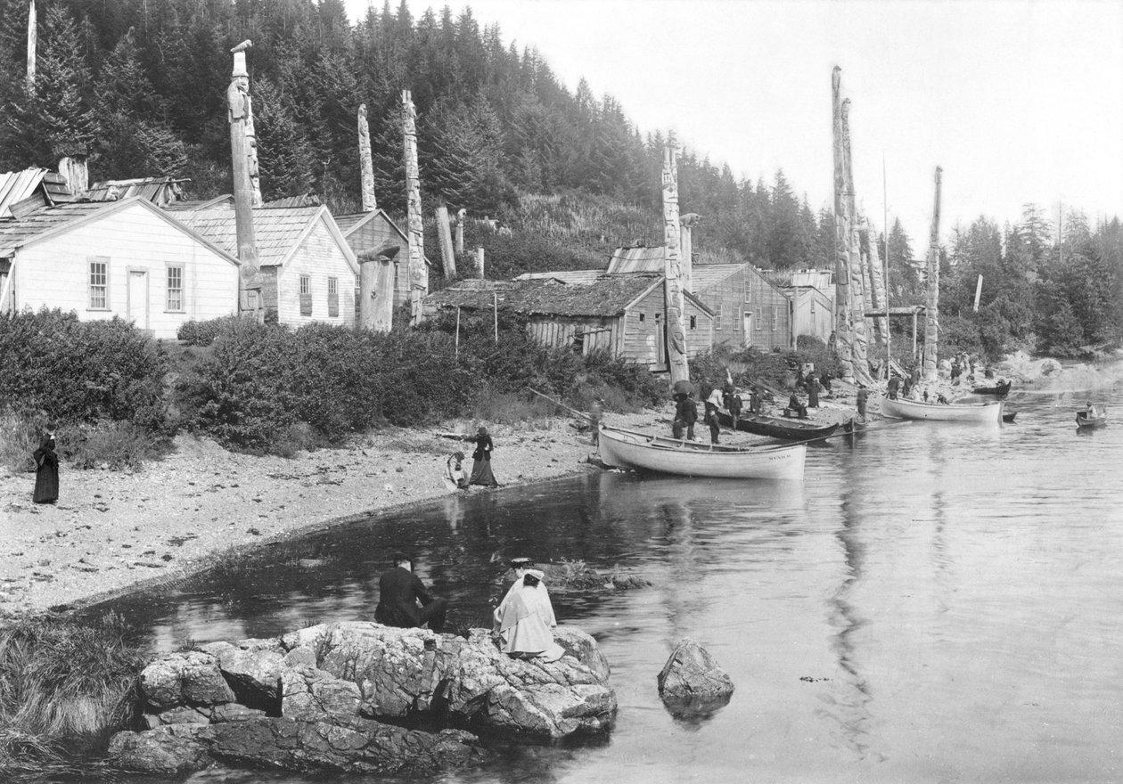 अलास्का में गांव, c.1900 द्वारा अमेरिकी फोटोग्राफर