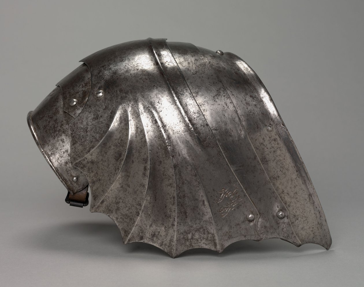 गॉथिक प्रशंसक के आकार का पॉलड्रॉन, c.1485-1500 (स्टील) द्वारा एंटोनियो मिसालिया