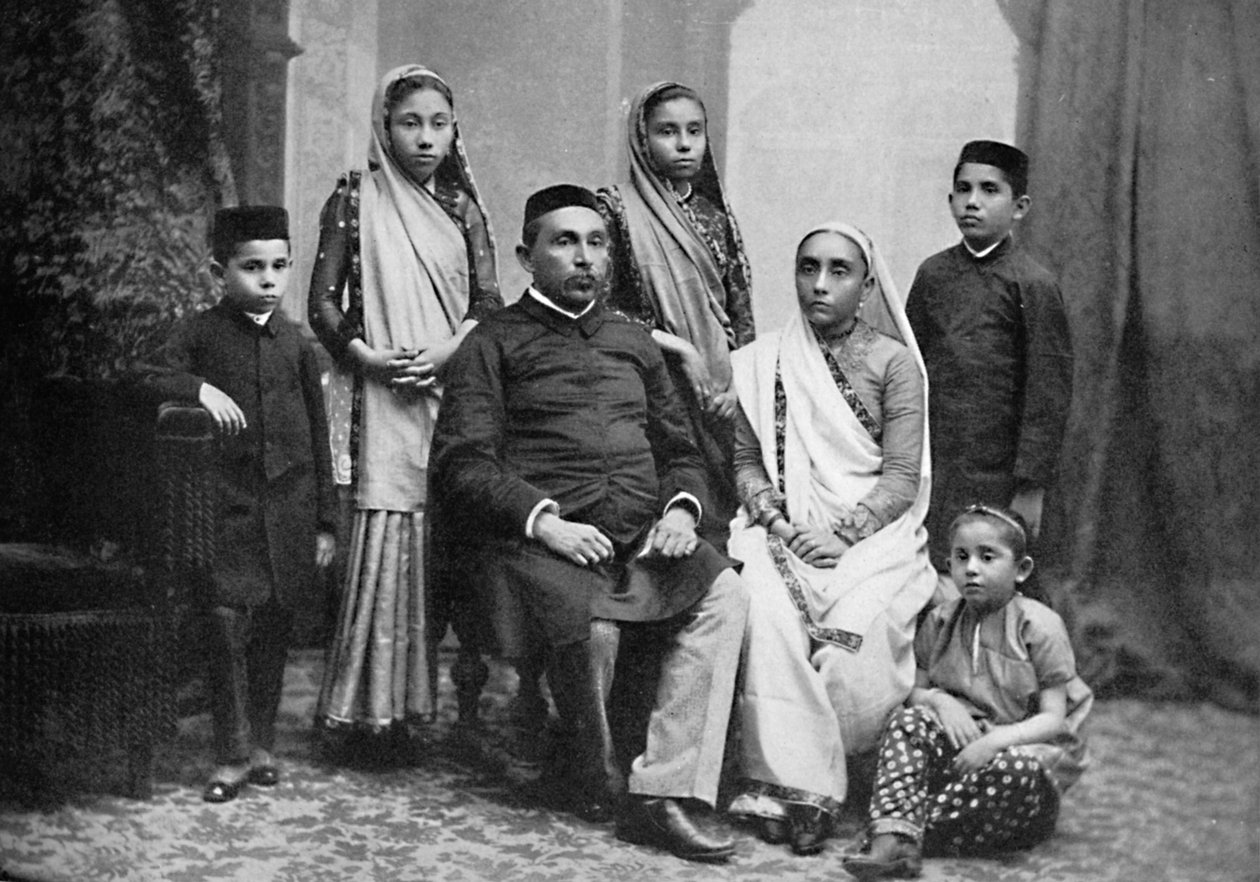 एक पारसी परिवार, 1902 द्वारा बॉर्न और शेफर्ड
