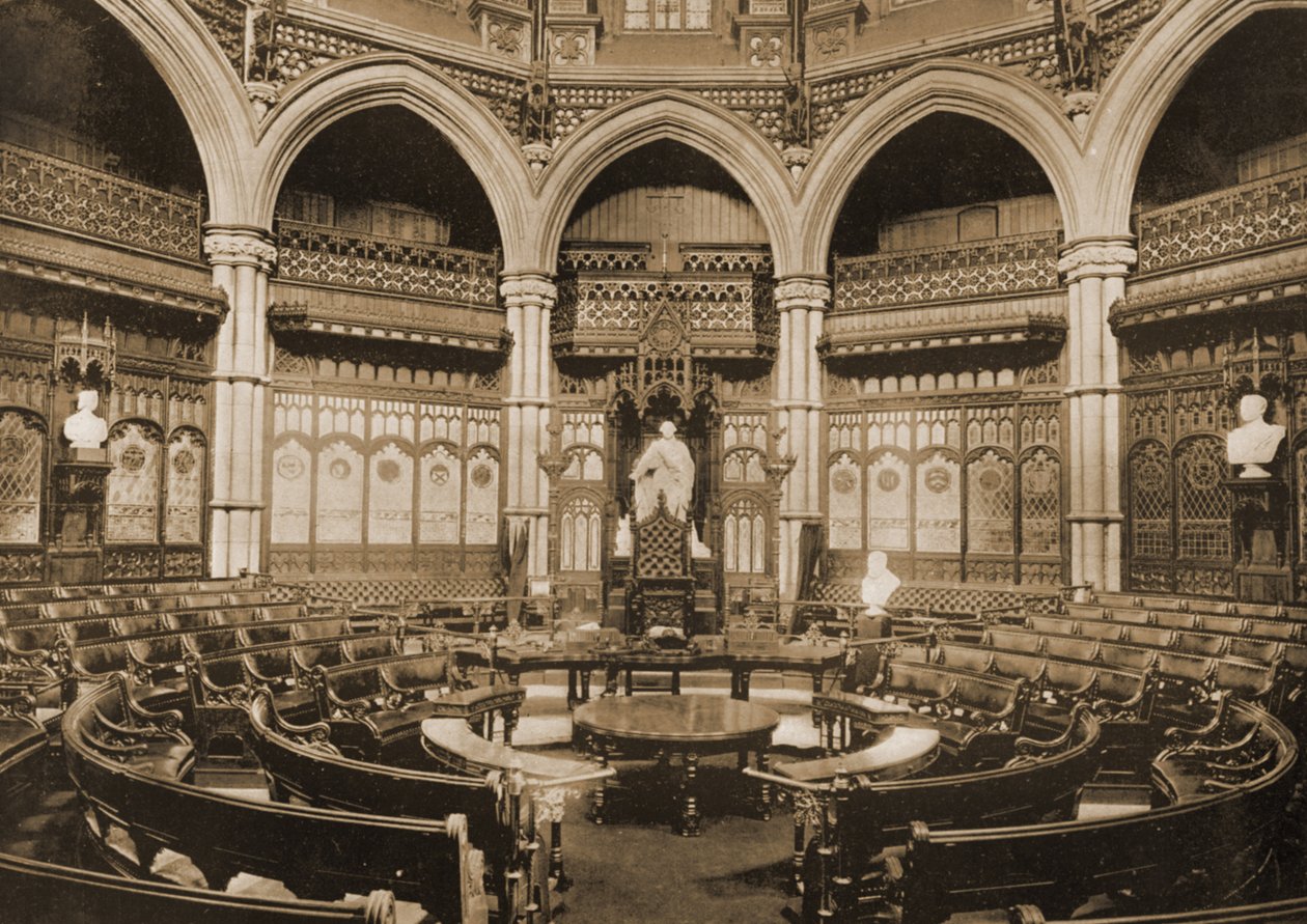लंदन गिल्डहॉल में कॉमन काउंसिल रूम, 1890 द्वारा ब्रिटिश फोटोग्राफर