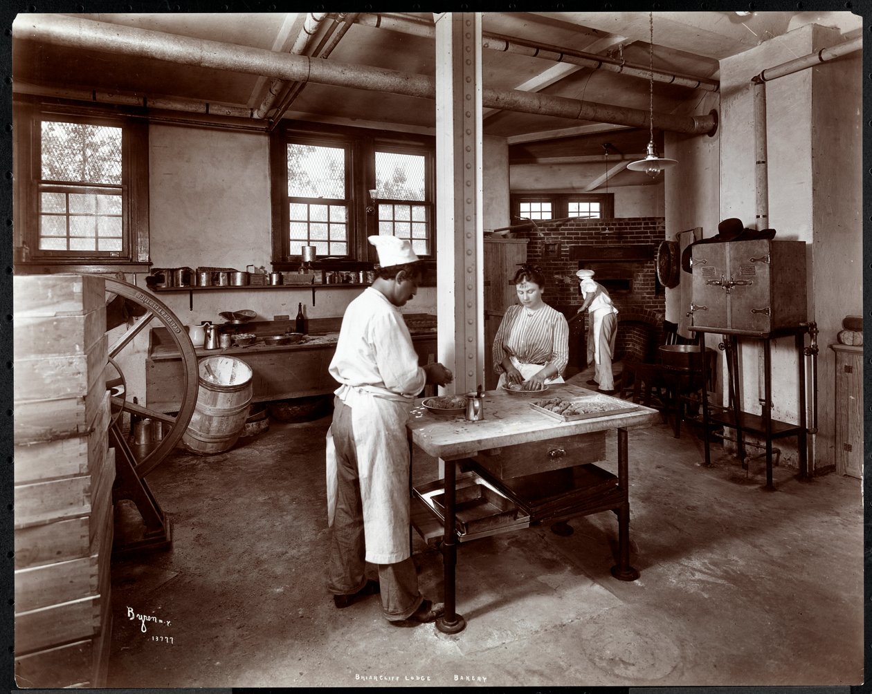 Briarcliff लॉज बेकरी, 1902 (सिल्वर जिलेटिन प्रिंट) द्वारा बायरन कंपनी