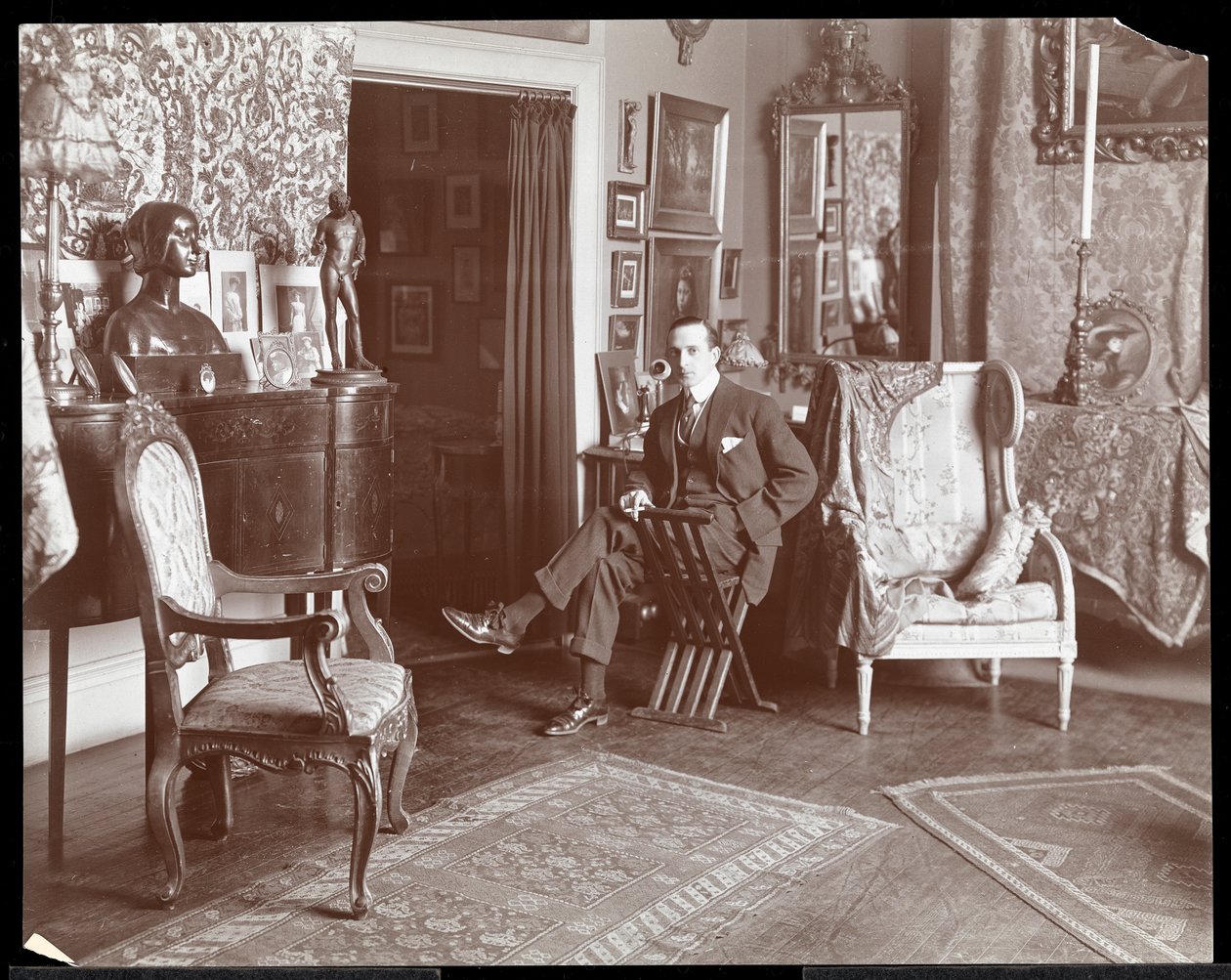 न्यूयॉर्क में अपने स्टूडियो में मैल्कम स्ट्रॉस, c.1895 (रजत जिलेटिन प्रिंट) द्वारा बायरन कंपनी