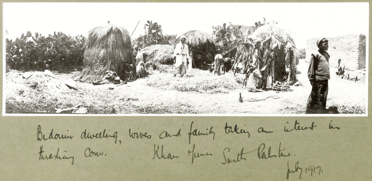 बेडौइन परिवार और आवास, खान यूनिस, जुलाई 1917 द्वारा कैप्टन। आर्थर रोड्स