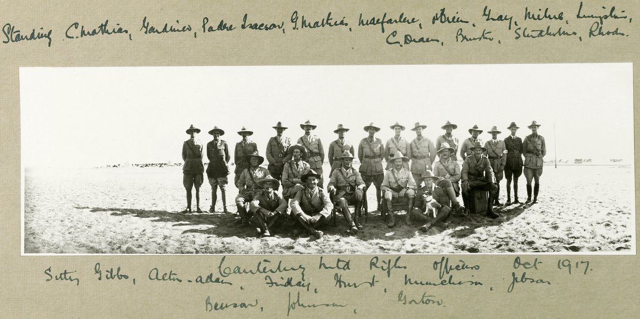 कैंटरबरी माउंटेड राइफल ऑफिसर, अक्टूबर 1917 द्वारा कैप्टन। आर्थर रोड्स