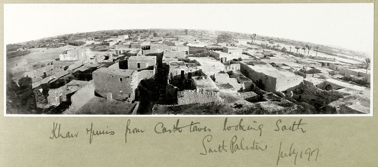 जुलाई 1917 के महल टॉवर, दक्षिण फिलिस्तीन से खान यूनिस द्वारा कैप्टन। आर्थर रोड्स