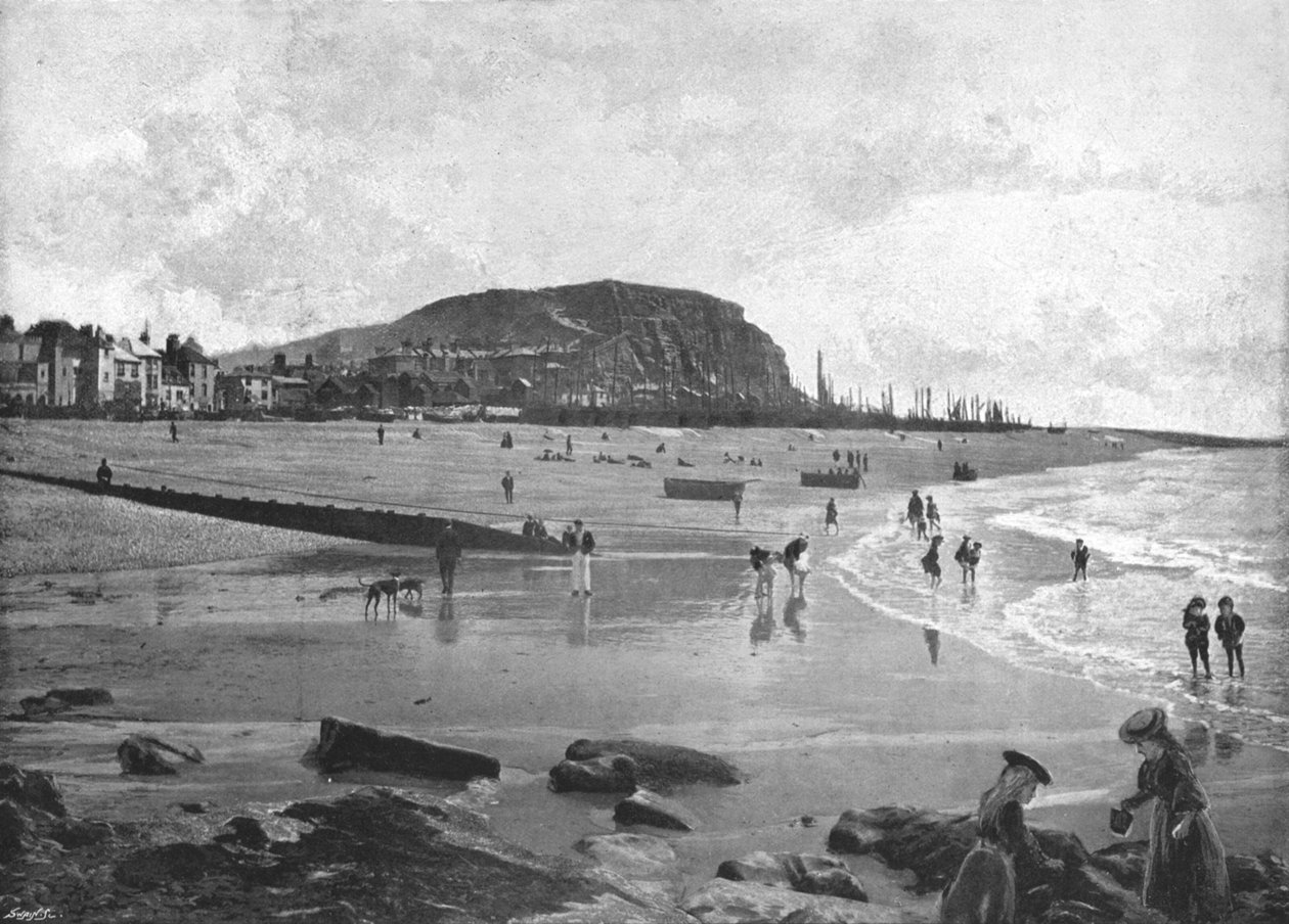 हेस्टिंग्स, ओल्ड टाउन और बीच, c1900 द्वारा कार्ल नॉर्मन