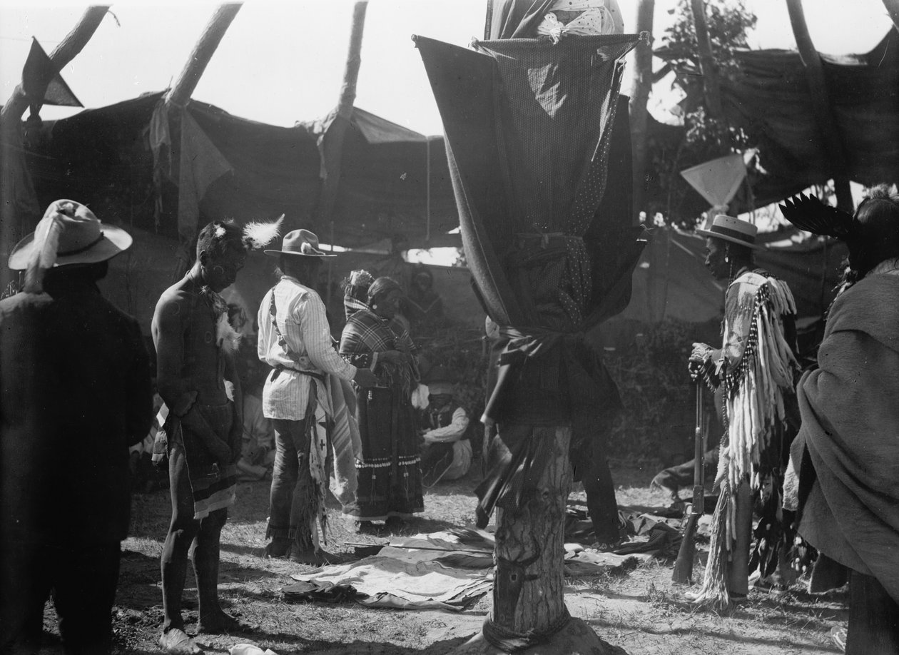 दवा लॉज में तीन दिनों के उपवास के बाद उपहार प्राप्त करना, c.1907 द्वारा डेट्रोइट प्रकाशन कंपनी