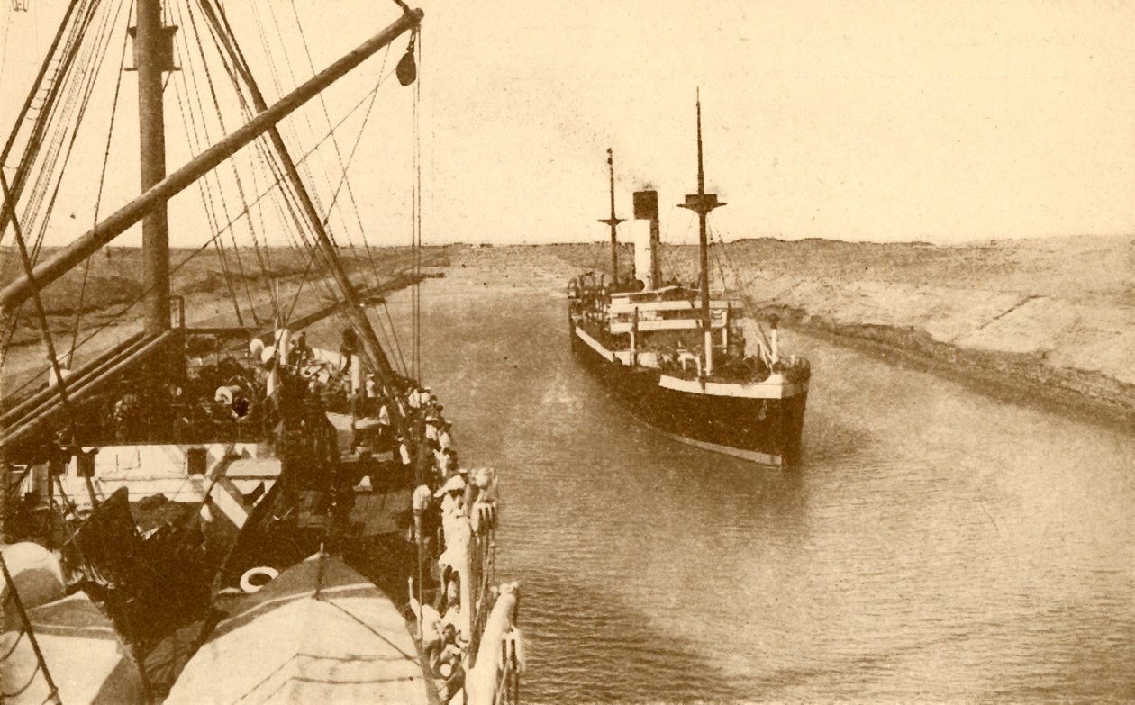 स्वेज़ नहर में स्टीमर पासिंग, c1930। द्वारा ENA