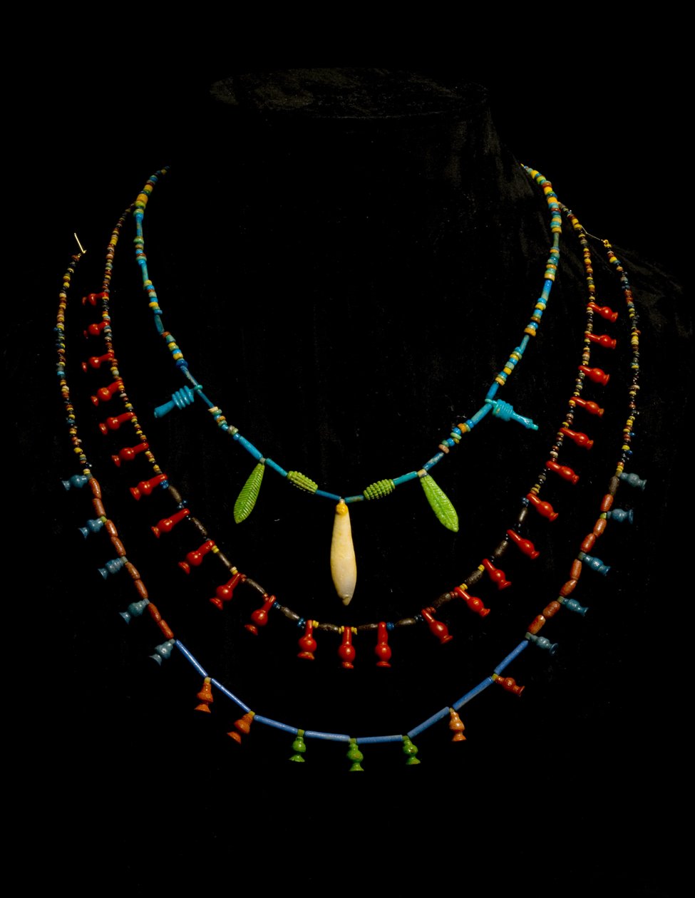 मनके हार, नया साम्राज्य (एहसान) द्वारा मिस्र का 18वां राजवंश Dy