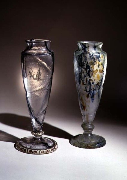 उत्कीर्ण इंटरलायर्स ग्लास vases, 19 वीं शताब्दी द्वारा एमिल गाले
