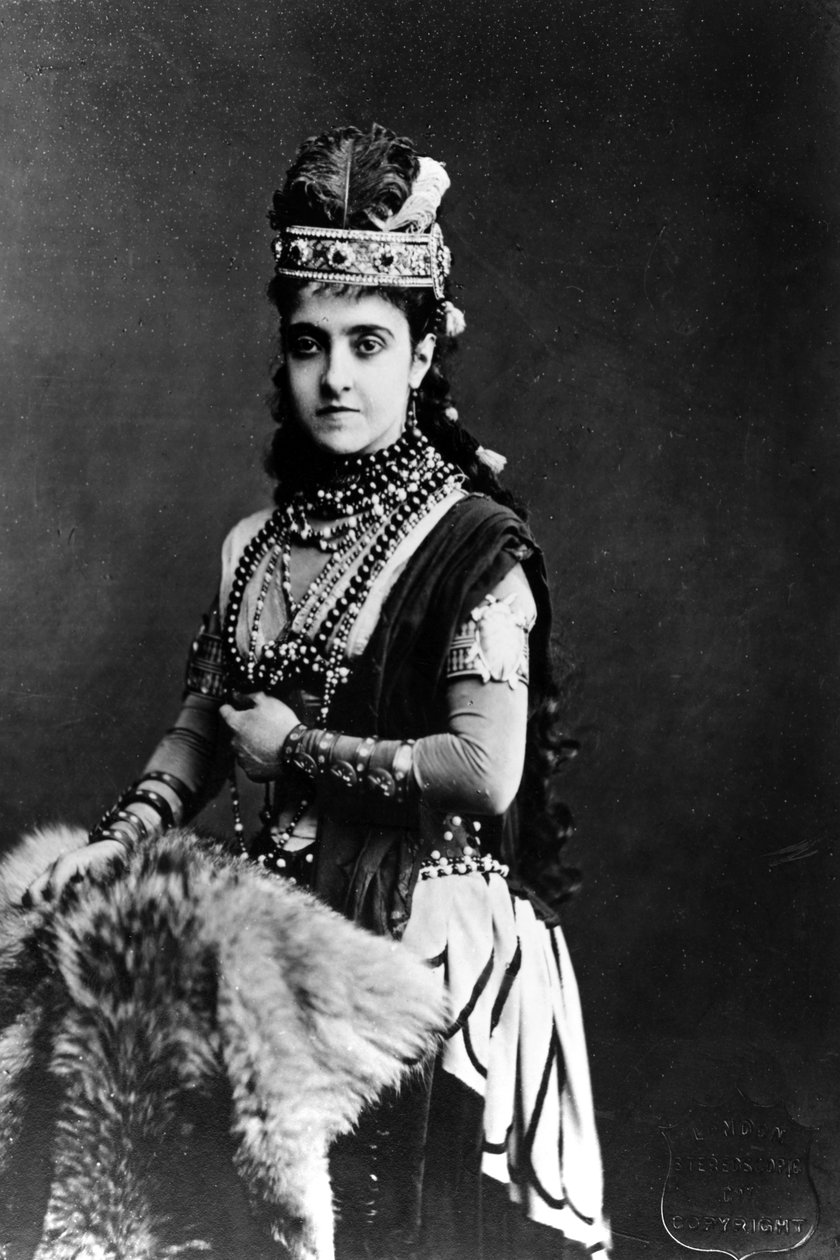 ऐडा की भूमिका में एडेलिना पट्टी, 1876 द्वारा अंग्रेजी फोटोग्राफर