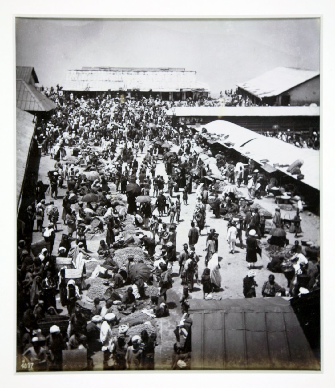 बाजार, दार्जिलिंग, फोटोग्राफ बोर्न डी शेफर्ड के लिए जिम्मेदार है, c.1880 द्वारा अंग्रेजी फोटोग्राफर