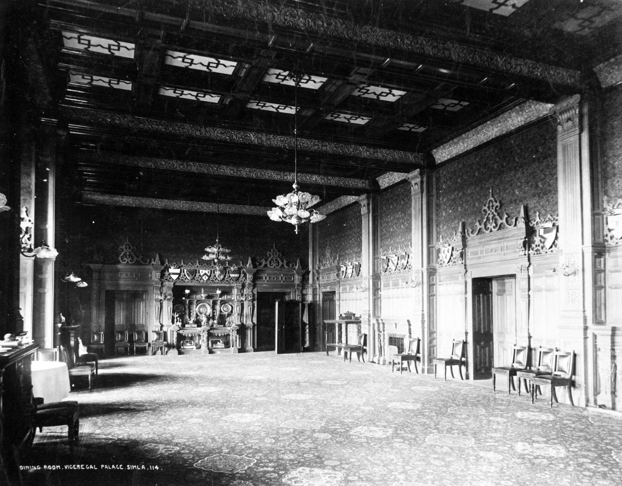 विसरेगल लॉज, सिमला का भोजन कक्ष, c.1890 द्वारा अंग्रेजी फोटोग्राफर