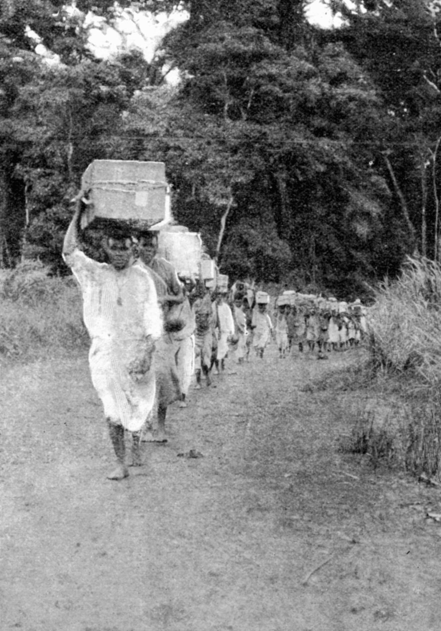 27 अक्टूबर 1906 के ग्राफिक में प्रकाशित होने वाले चंद्रमा के पर्वतों के लिए एक लेख से एन रूट टू द माउंटेंस द्वारा अंग्रेजी फोटोग्राफर