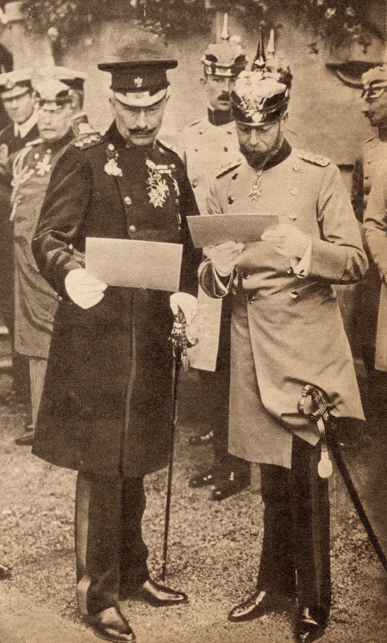 1913 में किंग जॉर्ज पंचम और कैसर विल्हेम II ने जर्मनी में ऑपरेशन के आदेशों पर चर्चा की, &39;द लाइफ ऑफ किंग जॉर्ज वी&39; से चित्रण, प्रकाशित c.1935 द्वारा अंग्रेजी फोटोग्राफर