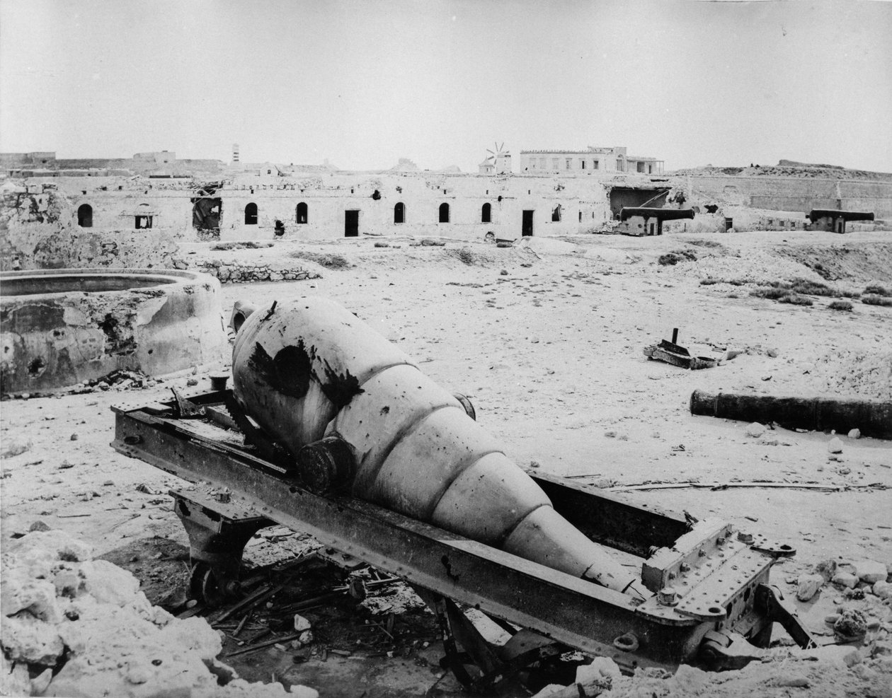 फोर्ट मेक्स, 1882 में खंडहर और तोपखाने द्वारा अंग्रेजी फोटोग्राफर
