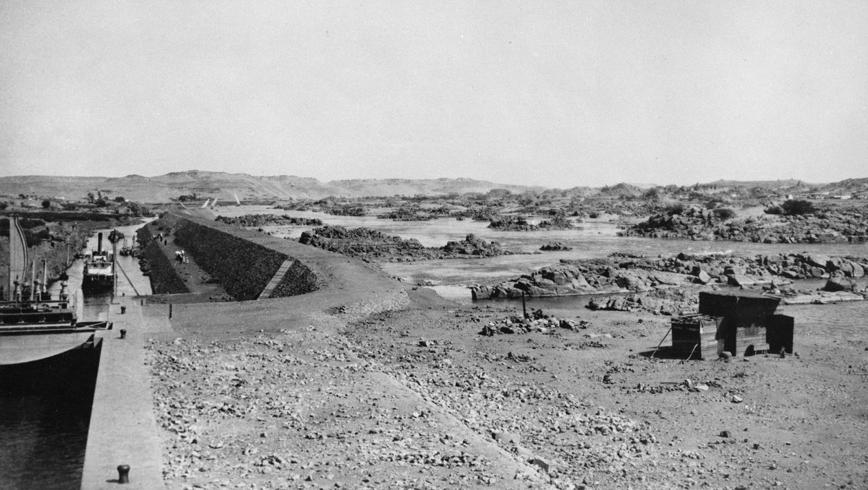 नील बांध पर ताले, c.1904-05 द्वारा अंग्रेजी फोटोग्राफर