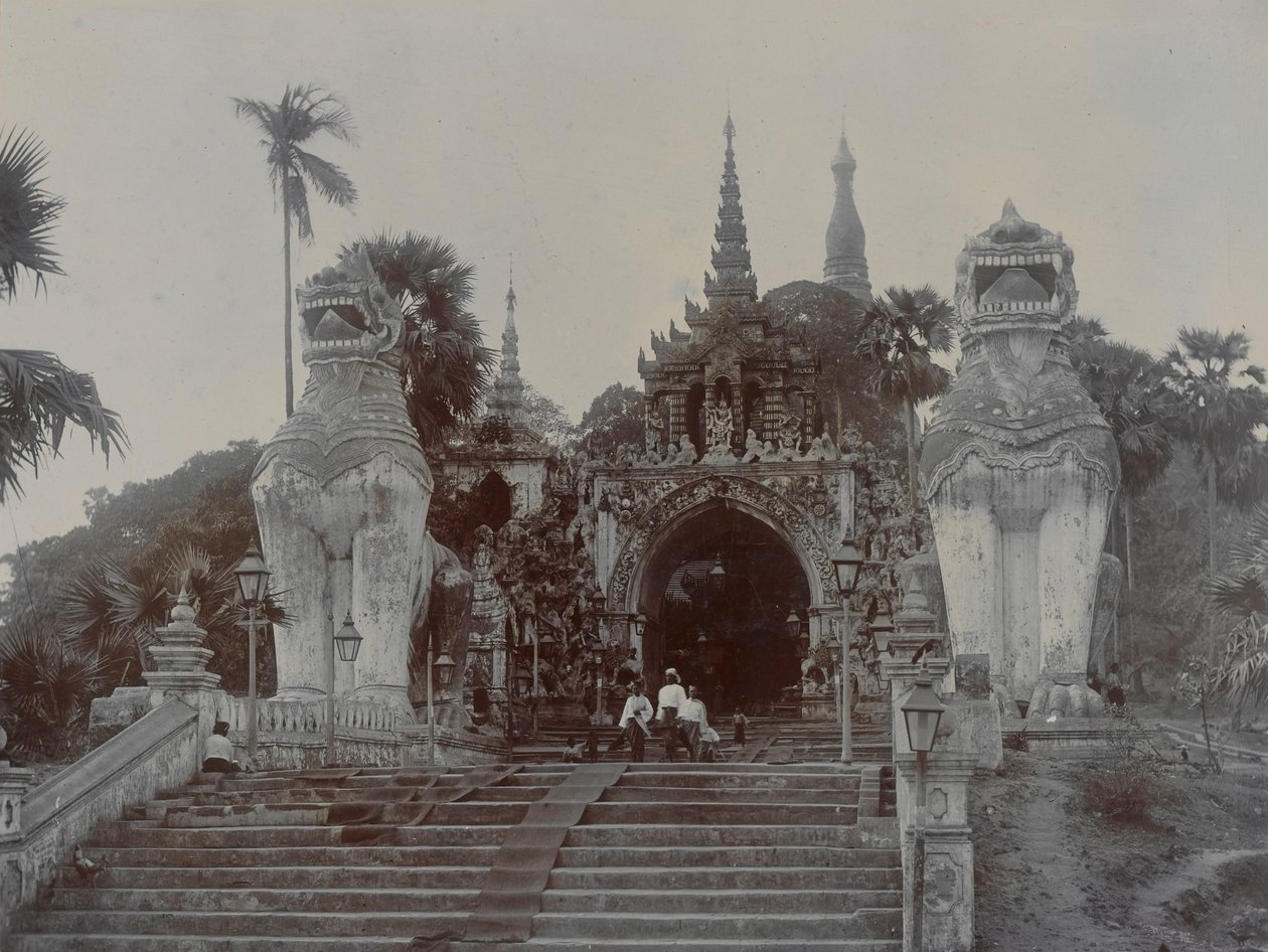 रंगून, बर्मा में श्वेदागन पैगोडा, c.1860 (एल्बम प्रिंट) द्वारा अंग्रेजी फोटोग्राफर