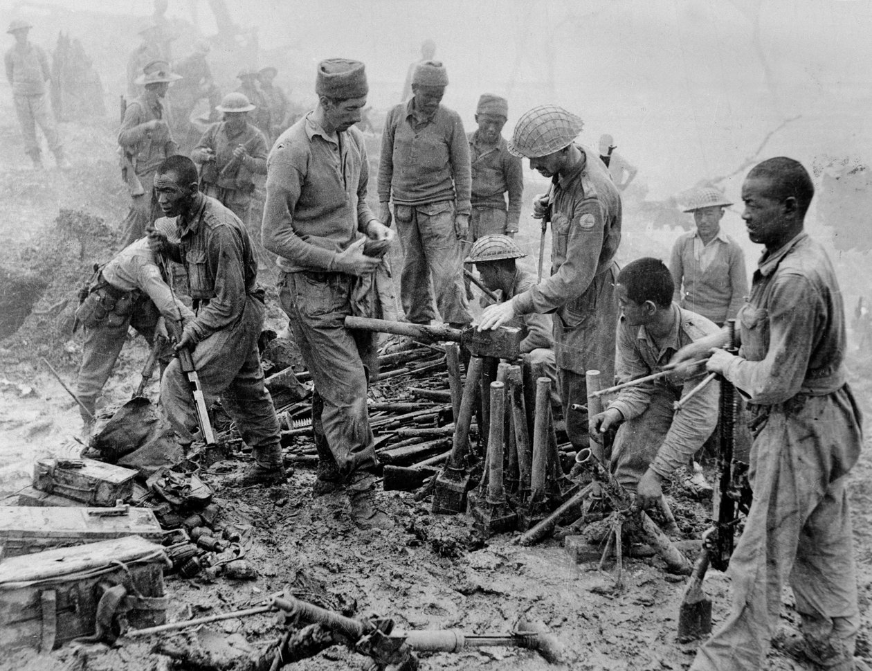 इम्फाल-कोहिमा युद्ध, 1944 के दौरान स्क्रैगी का कब्जा द्वारा अंग्रेजी फोटोग्राफर