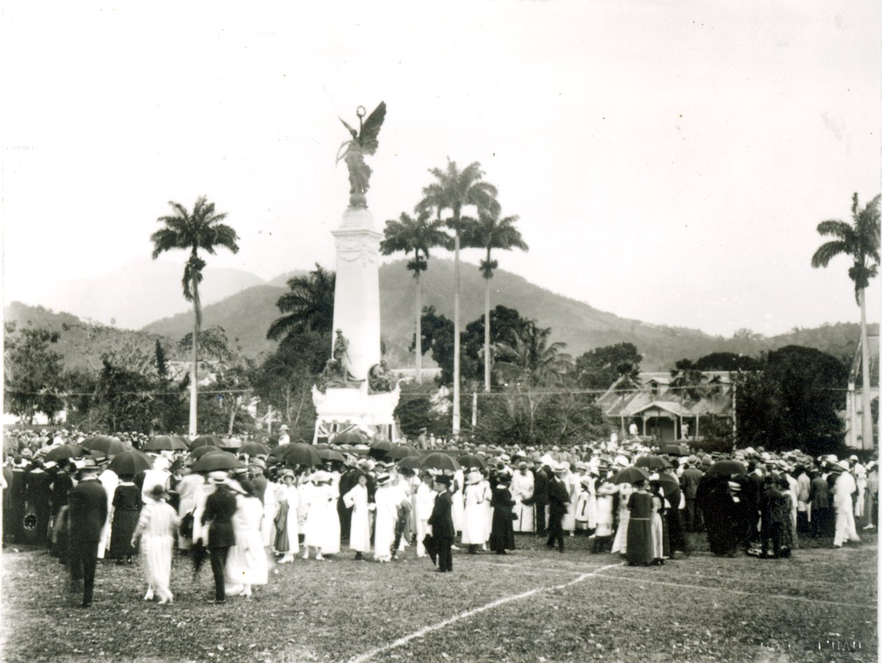 वार मेमोरियल का अनावरण, पोर्ट ऑफ स्पेन, त्रिनिदाद, 1920 द्वारा अंग्रेजी फोटोग्राफर