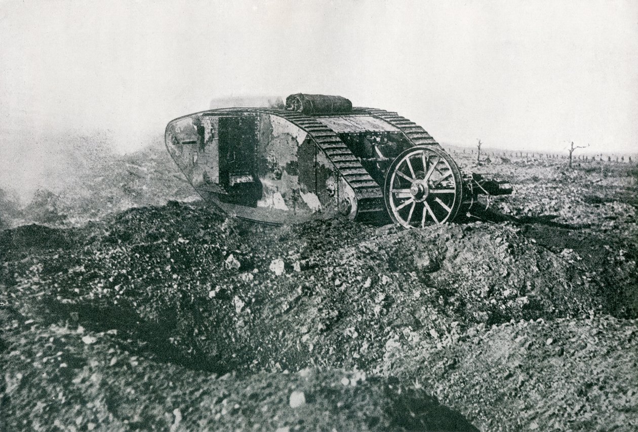 वेस्टर्न फ्रंट, 1917 में WWI ब्रिटिश टैंक एक्शन में द्वारा अंग्रेजी फोटोग्राफर
