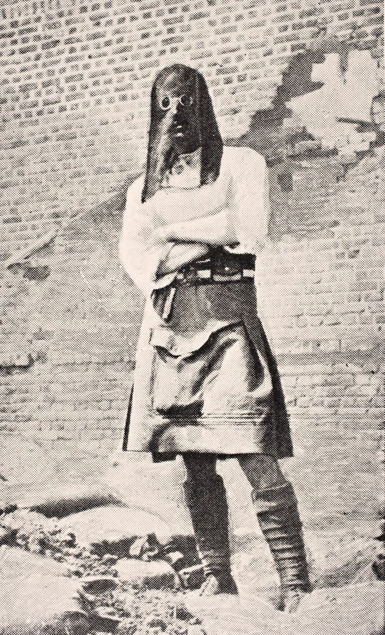 1915 में लंदन में प्रकाशित &39;द वार इलस्ट्रेटेड डी-डीलक्स&39; से स्कॉटिश सैनिक ने गैस मास्क पहना द्वारा अंग्रेजी स्कूल