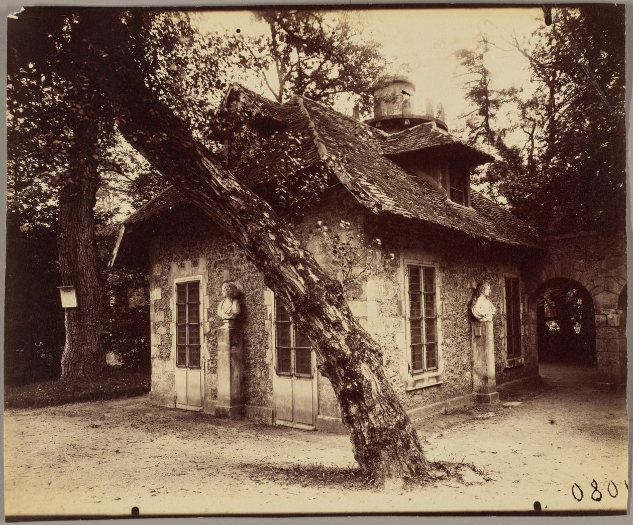  द्वारा यूजेन एटगेट