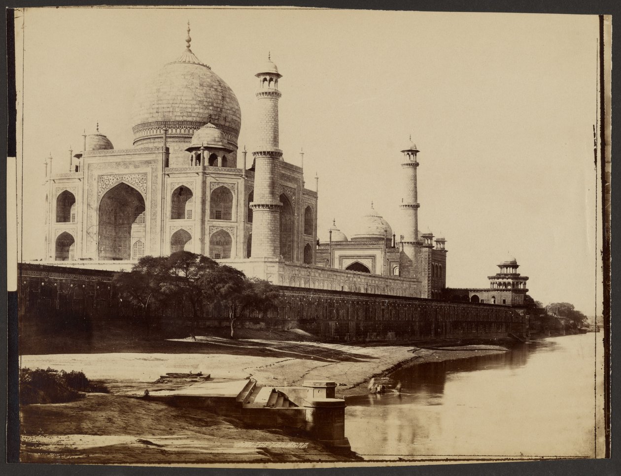  द्वारा फ्रांसिस फ्रिथ