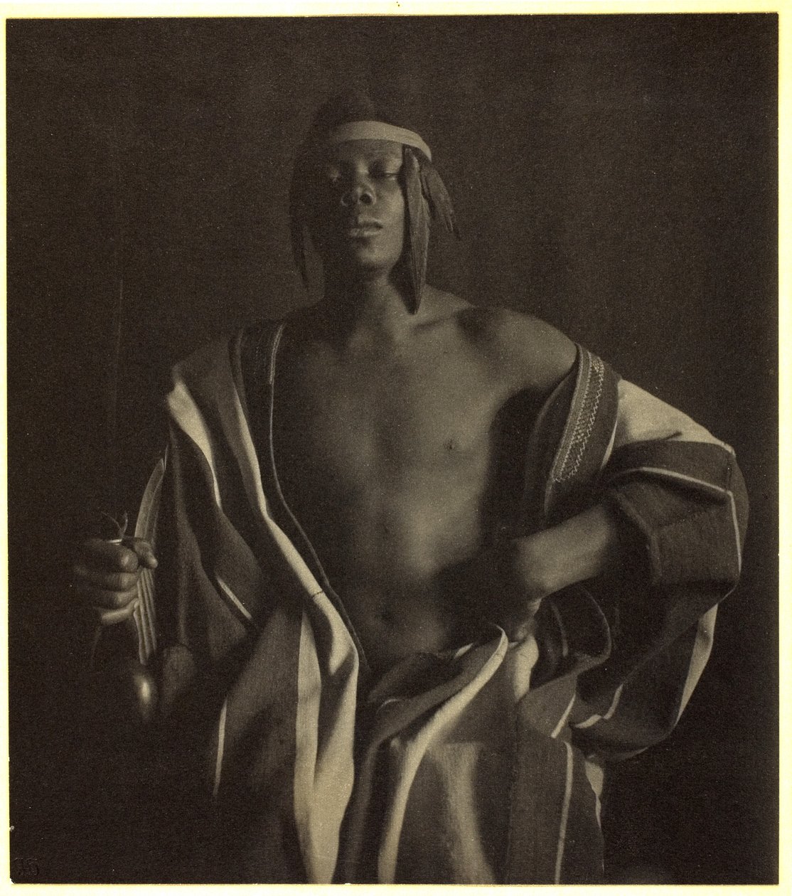 एक इथियोपियाई प्रमुख, 1897, c.1902 मुद्रित द्वारा फ्रेडरिक हॉलैंड दिवस
