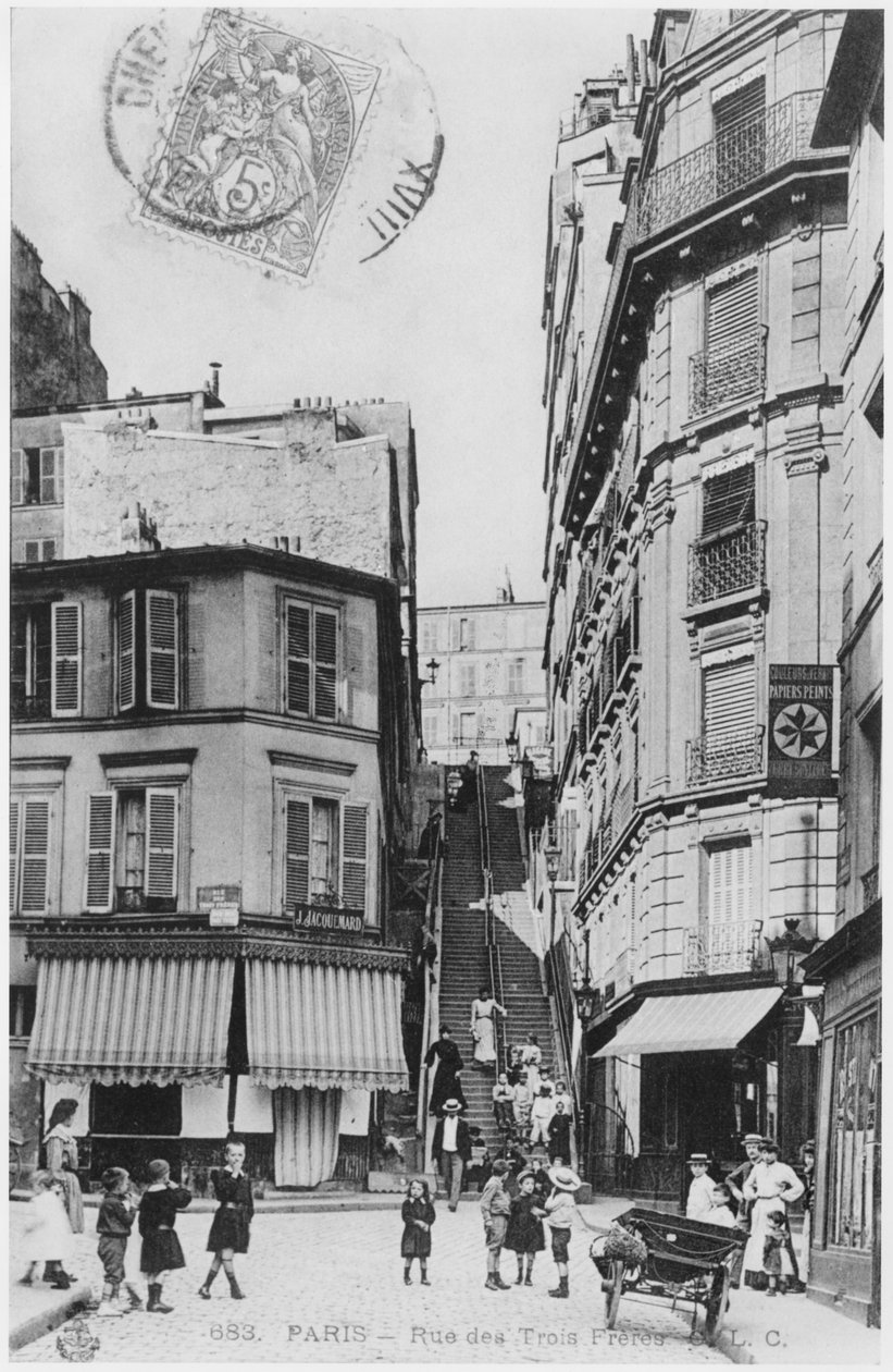 पोस्टकार्ड पेरिस में Rue des Trois Freres को चित्रित करते हुए, c.1900 द्वारा फ्रेंच फोटोग्राफर