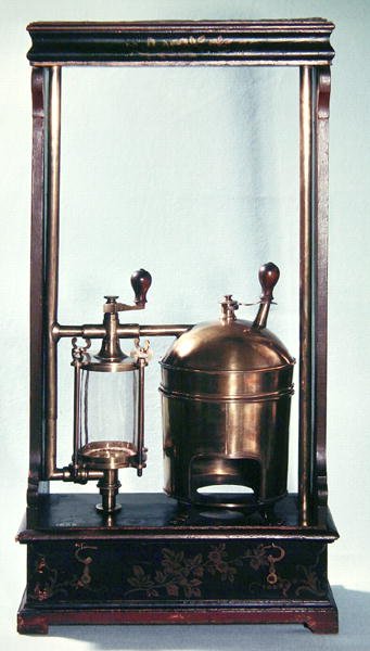 फेलिक्स सैवर्ट (1791-1841) द्वारा डिज़ाइन किया गया फायर पंप द्वारा फ्रेंच स्कूल