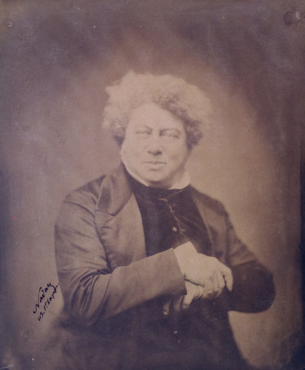 अलेक्जेंड्रे डुमास पेरे का पोर्ट्रेट (1803-70) c.1850-60 (सीपिया फोटोग्राफ) द्वारा नादर