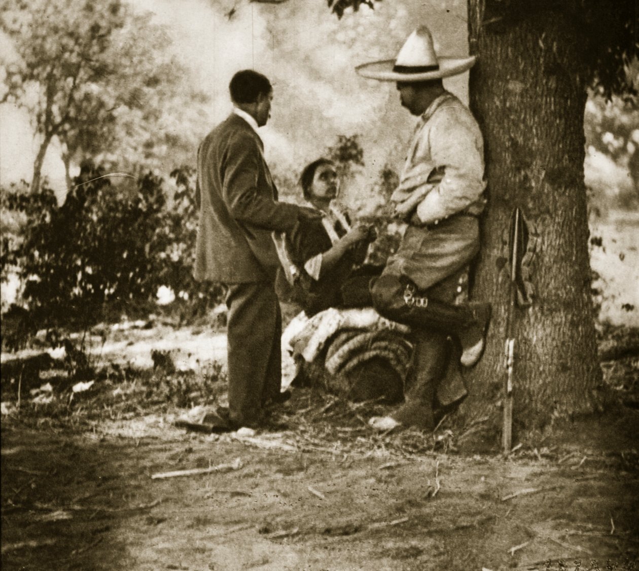 पंचो विला ऑन रेंच, 1920-23 (bw फोटो) द्वारा जेराल्ड ब्रैंडन
