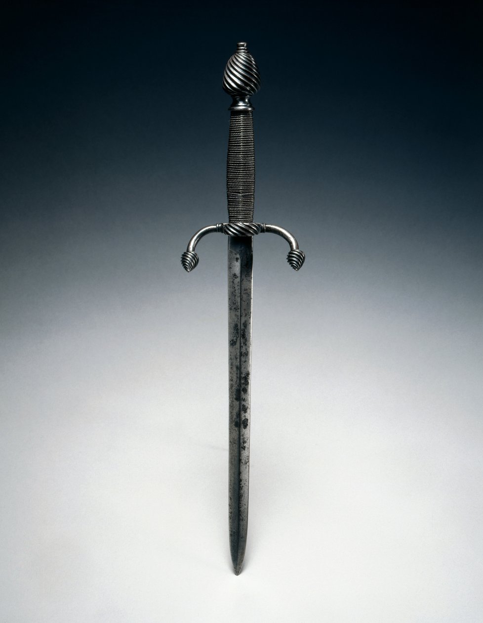 पैरींग डैगर, c.1600 (वायर ग्रिप वाला स्टील) द्वारा जर्मन स्कूल