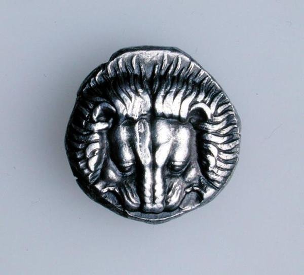 समोस, इओनिया का टेट्राद्रिचम, एक शेर की खोपड़ी का चित्रण करता है, c.390 ईसा पूर्व (obverse) (चांदी) (रिवर्स देखने के लिए 168077) द्वारा ग्रीक स्कूल