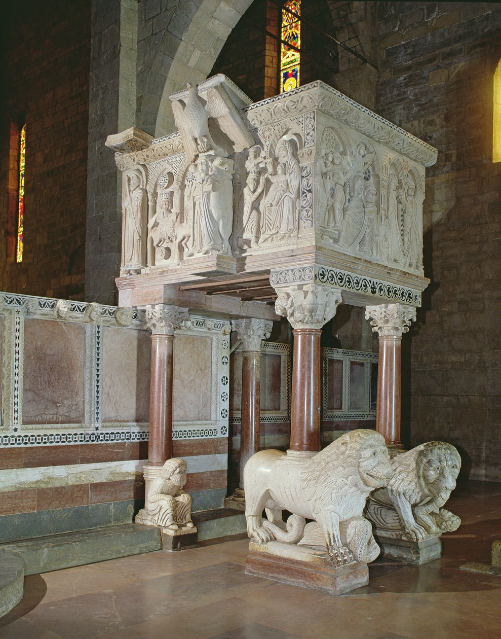 पल्पिट (संगमरमर) द्वारा गुइडो बिगारेली
