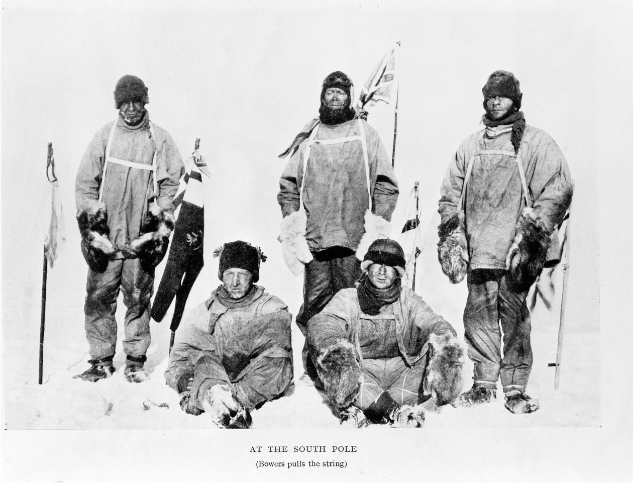 स्कॉट, विल्सन, ओट्स, बोवर्स एंड इवान्स इन द साउथ पोल, 1912 (bw photo) द्वारा हर्बर्ट पोंटिंग
