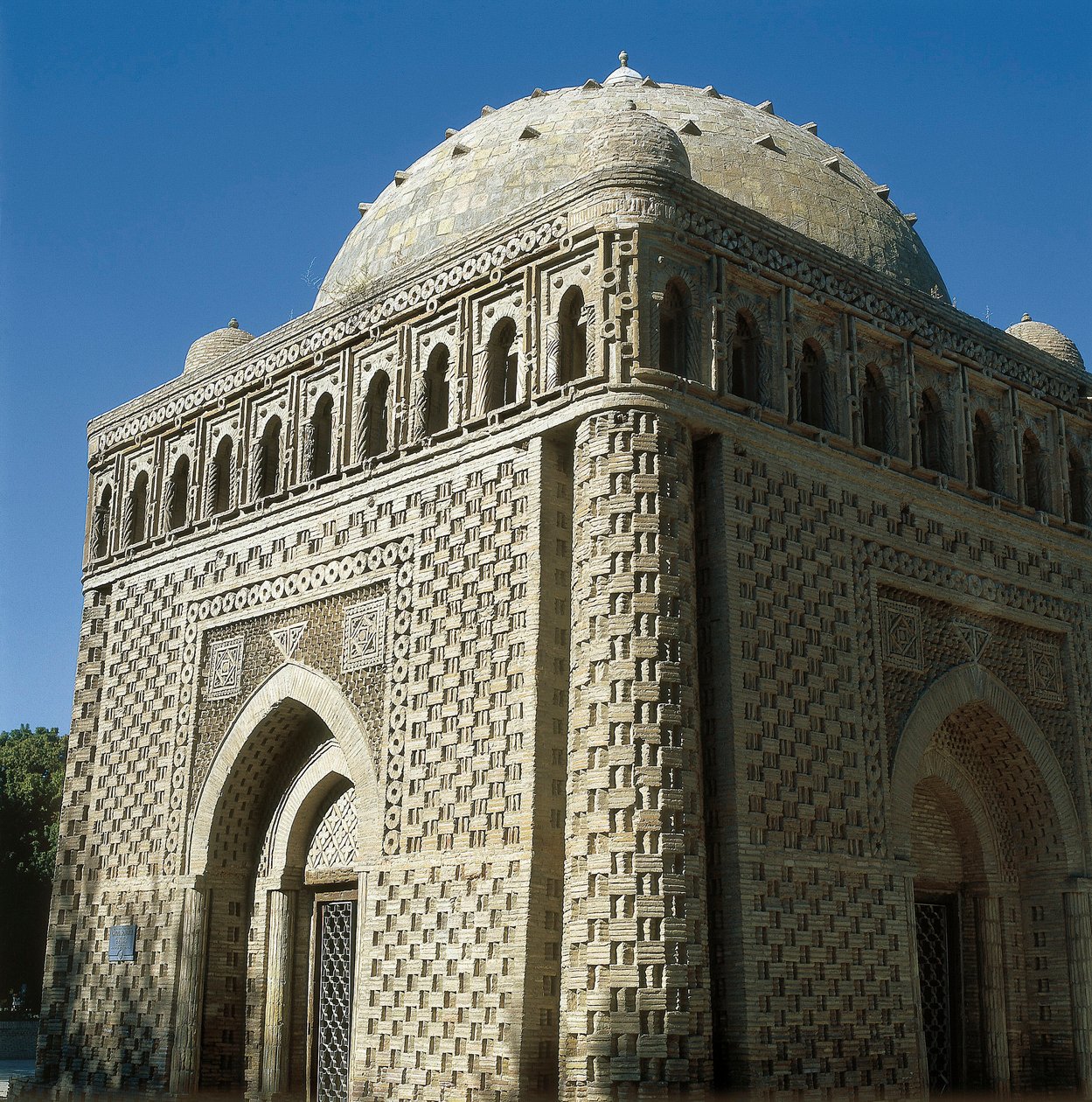 इस्माइल समानी समाधि, बुखारा, उज्बेकिस्तान, 914-943 (फोटो) द्वारा इस्लामी स्कूल