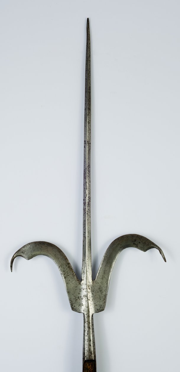फ्र्यूली स्पीयर, c.1600 (इस्पात और लकड़ी) द्वारा इतालवी स्कूल