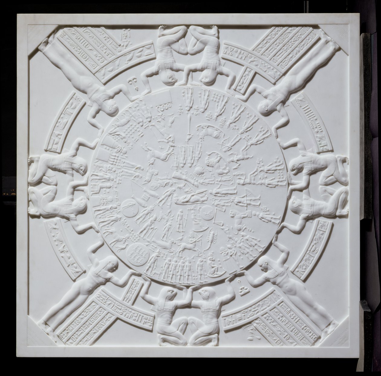 मिस्र के हैदर, हिरोर के मंदिर में चैपल की छत से दंदराह की लाश की नकल, 1819 (संगमरमर) द्वारा जे जे कास्टेक्स