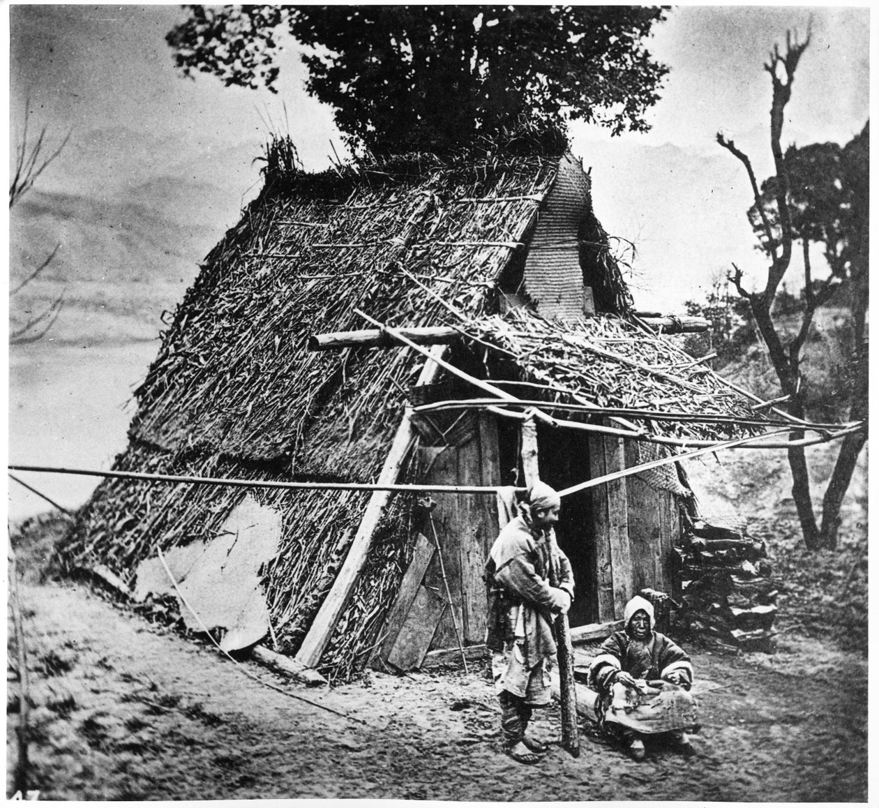 माउंटेन हट, हुज़ेह प्रांत, c.1867-72 द्वारा जॉन थॉमसन