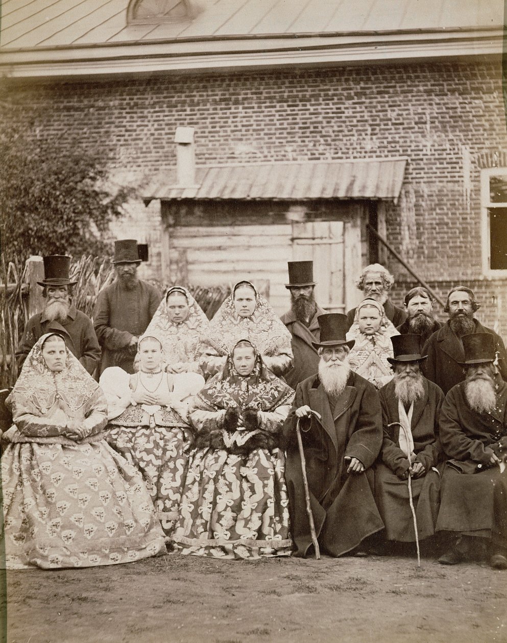 निजनी, नोवगोरोड से परिवार, c.1875 (एल्बम प्रिंट) द्वारा जुआन राउल्ट