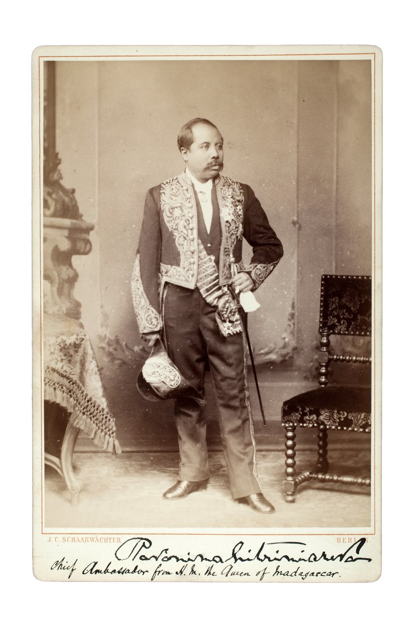 रावोनिहित्रिनारिवो, बर्लिन, मई 1883 (एल्बम प्रिंट) द्वारा जूलियस कॉर्नेलियस शेहरवाचटर
