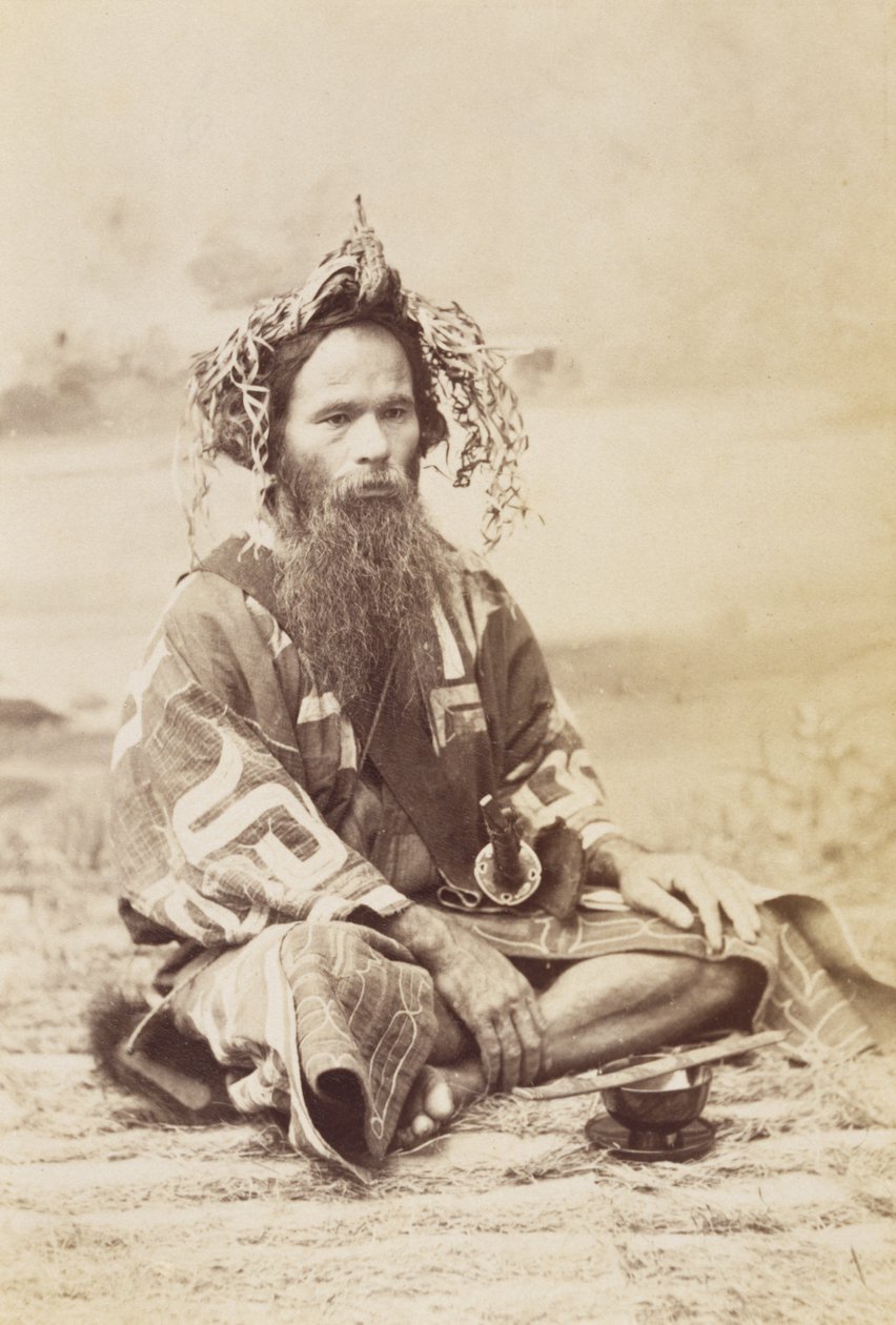 ऐनू मैन, c.1890s (जिलेटिन सिल्वर प्रिंट) द्वारा Kenzô Tamoto